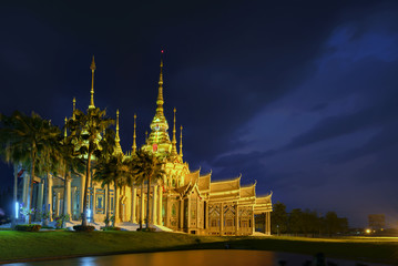 Obraz premium Wat Non Kum Temple in bangkok thailand .
