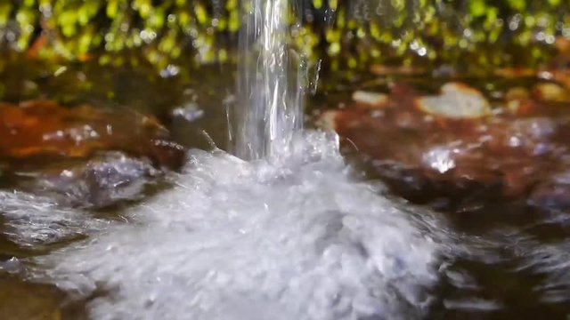 Brunnen mit Quellwasser