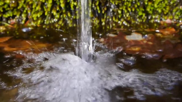 Brunnen mit Quellwasser