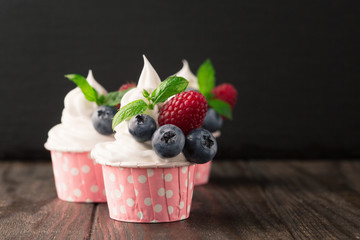 Cupcakes with fresh berries