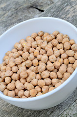 Chickpeas in a ceramic bowl