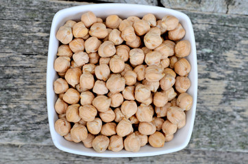 Chickpeas in a ceramic bowl