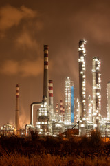 Obraz na płótnie Canvas Refinery industrial plant with Industry boiler at night