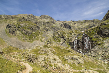 Fototapeta na wymiar Massif de Belledonne - Lacs du Crozet et du Domènon.