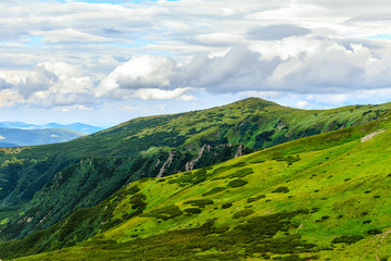 Fototapeta na wymiar Picturesque Carpathian mountains landscape, Shpytsi mount, Ukraine.