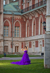 Naklejka premium woman smiles and happy
