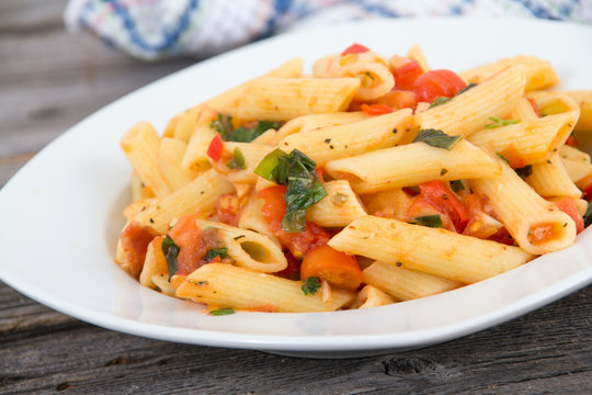 fresh tomato and basil pasta