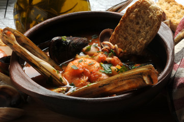 Կաչուկո 카치우코 Каччукко Caciucco Zarzuela Moqueca di peixe Canarian cuisine Sancocho canario Culinária do Brasil Cucina italiana Gastronomía de España