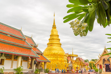 Naklejka premium Wat Phra That Hariphunchai temple in Lamphun,Thailand.