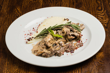 mashed potato with beef