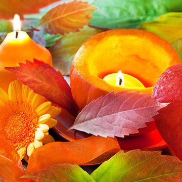 Herbst - Dekoration  mit  Kerze und Kürbis