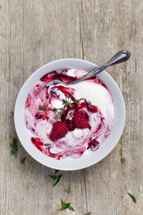 Himbeerquark Dessert