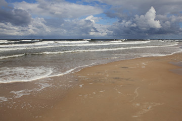 Fototapeta na wymiar Beautiful stormy sea with clouds