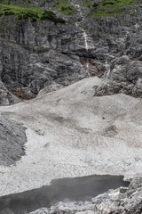 Eingang der Eiskapelle, Eisbach-Wasserfall, Fuß des Watzmann