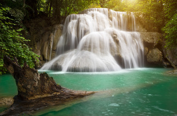 Fototapeta na wymiar Landscape Huai Mae Kamin waterfall Srinakarin Dam in Kanchanaburi, Thailand.