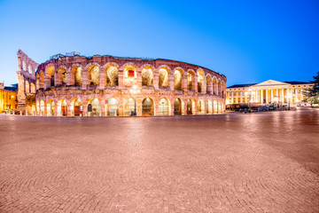 Night view on illuminated Arena on Bra square in Verona city © rh2010
