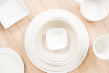 Fototapeta na wymiar blank white dish