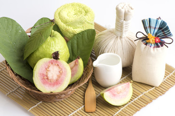 Obraz na płótnie Canvas Face mask with Guava and water for radiant skin.