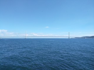 夏の空と明石海峡大橋
