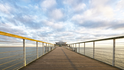 Obraz premium Seebrücke am Timmendorfer Strand - Ostsee | Lübecker Bucht - Panorama 