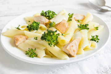 pasta penne with chicken, broccoli