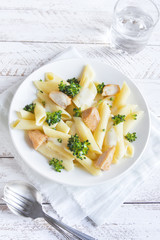 pasta penne with chicken, broccoli