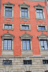 Fototapeta na wymiar Schweden: Typische rote Fassade in der Altstadt von Stockholm
