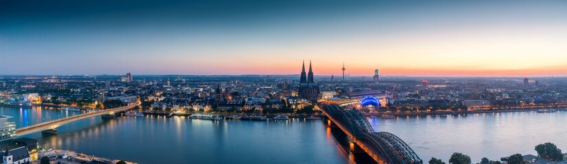 Fototapeta na wymiar Köln Skyline