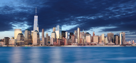 Fototapeta na wymiar Manhattan skyline, New York City at night