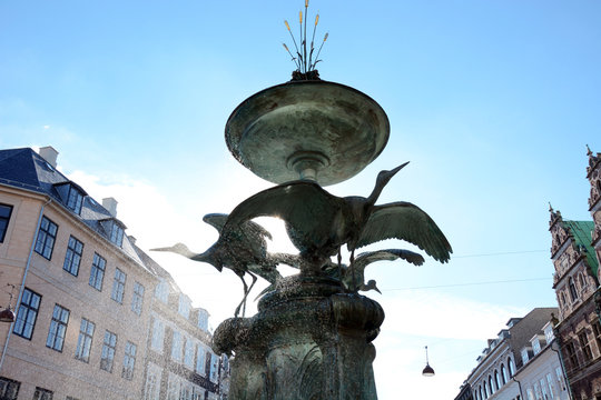 Storch Springbrunnen in der Fußgängerzone von Kopenhagen, Dänemark