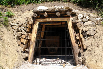 Galería de una mina antigua de  la empresa desaparecida Fabrica de Mieres