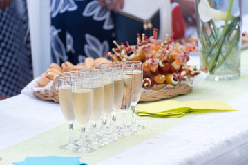 Cocktail, vin d'honneur, apéritif