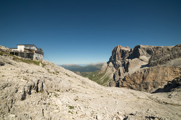 rifugio in alta montagna