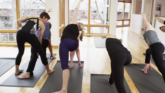 Stretches in yoga class - 4K