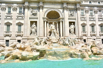 Fototapeta na wymiar The most famous fountain in Roma called Fontana di Trevi, Italy