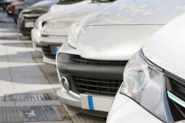 macchine parcheggiate a Roma