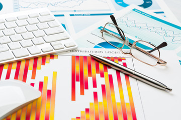 Preparing average sales report