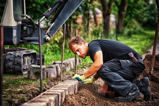 Preparing the Paving: Placing the Edging