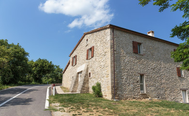 Fototapeta na wymiar Old typical Tuscan farmhouse in Italy