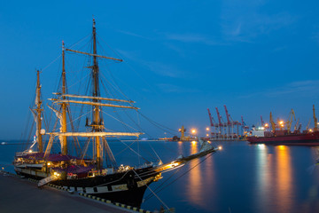 Fototapeta na wymiar Odessa, Ukraine August 16, 2016 Italian Navy ship, Palinuro in the port
