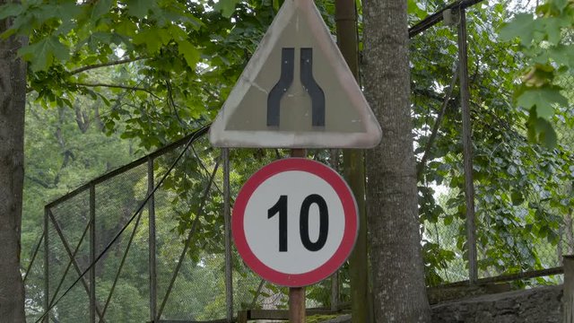 The number ten on the number sign found on the street for road traffic