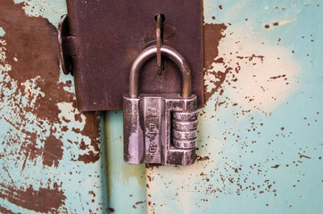 Кодовый навесной замок