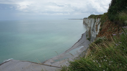 La falaise a perte de vue.