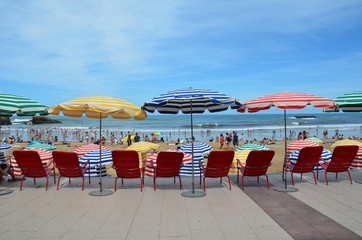façade maritime et parasols, Biarritz