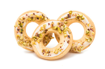 Ring biscuits with pistachios