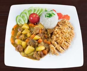 Japanese curry with tonkatsu (Fried pork) and rice