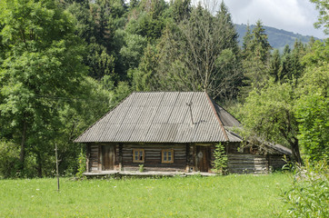 Fototapeta na wymiar Traditional village house in the Ukrainian Carpathians