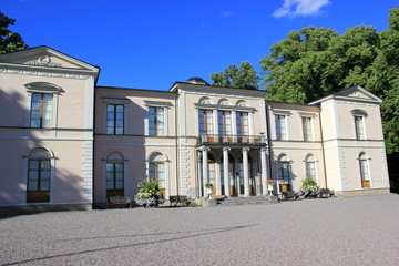 Die Fassade von Schloss Rosendal im Stadtteil Djurgarden in Stockholm