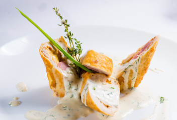 chicken rolls with cream sauce