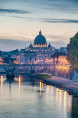 Fototapeta premium Ponte Sant'Angelo (Most Hadriana) w Rzymie, Włochy,